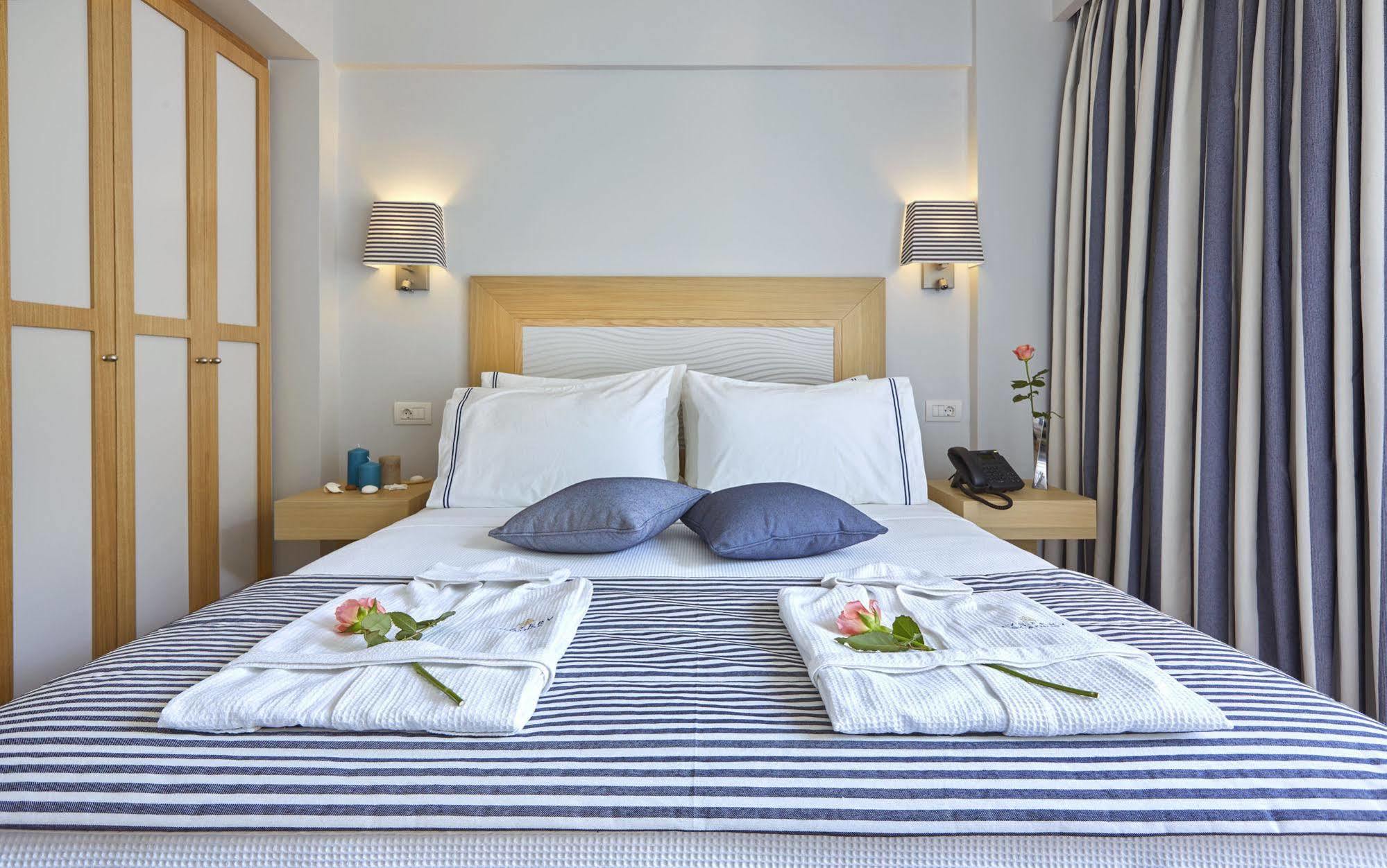 Mystery Skiathos Luxury Residence Extérieur photo